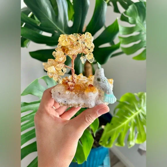 Parrot carving on Citrine - Picture 5 of 5